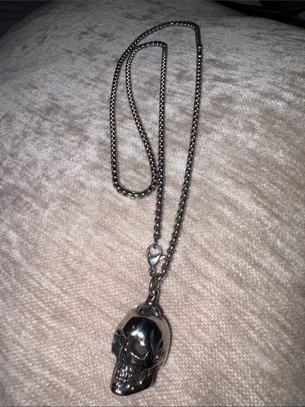Men's Silver Skull Pendant Necklace - Stylish Stainless Look